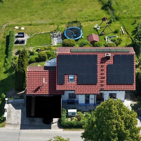 Im Grünen - Mit Privatem Garten, Terrasse, Spielplatz&schöner Aussicht Apartment Weilheim